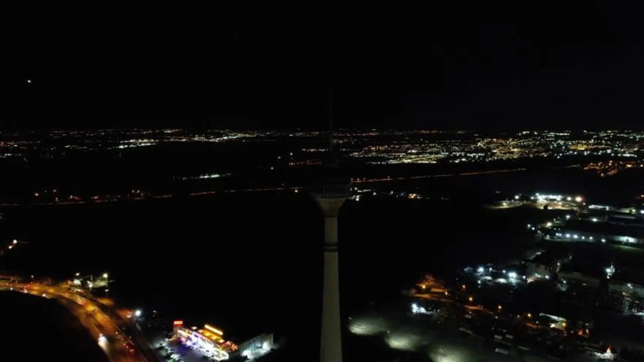 Ne bir ışık, ne bir uyarı var! Büyükçekmece Televizyon Kulesi hava trafiği için tehlike saçıyor