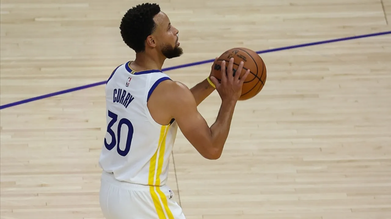 Stephen Curry'nin 48 sayısı Warriors'a yetmedi: Michael Jordan'ın rekorunu kırdı