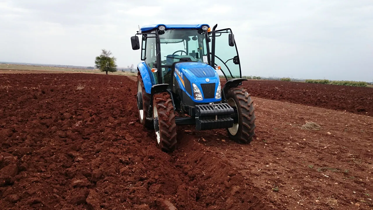 Afyonkarahisar'da bir garip olay: Tarlasını sürerken av tüfeği buldu
