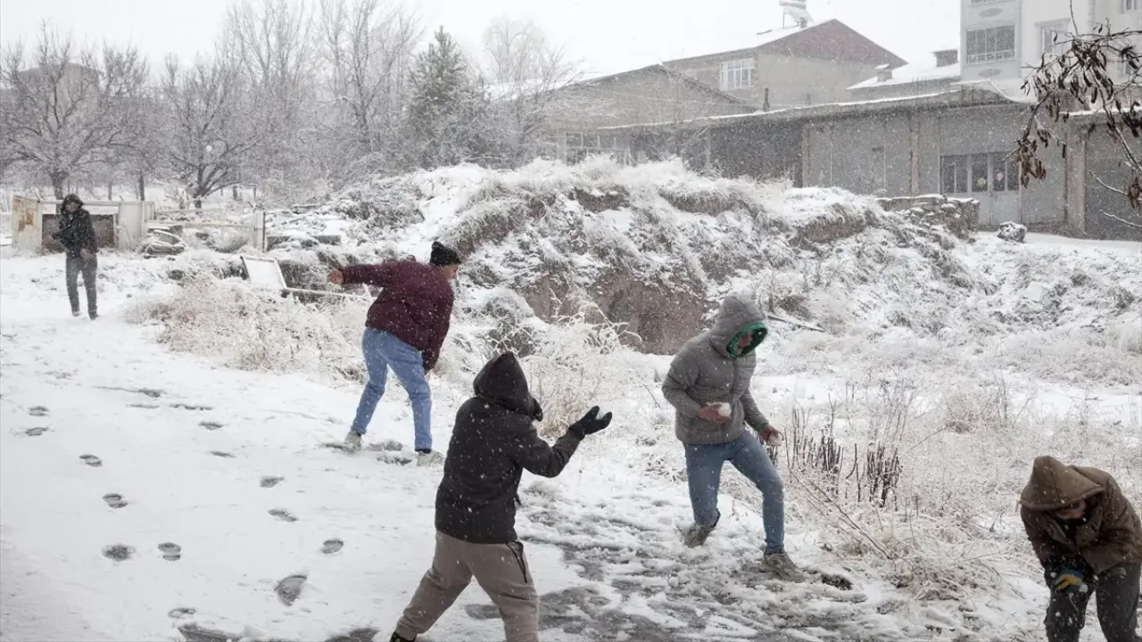 Bitlis'te okullar tatil mi? 17 Aralık Valilik kararı araştırılıyor!