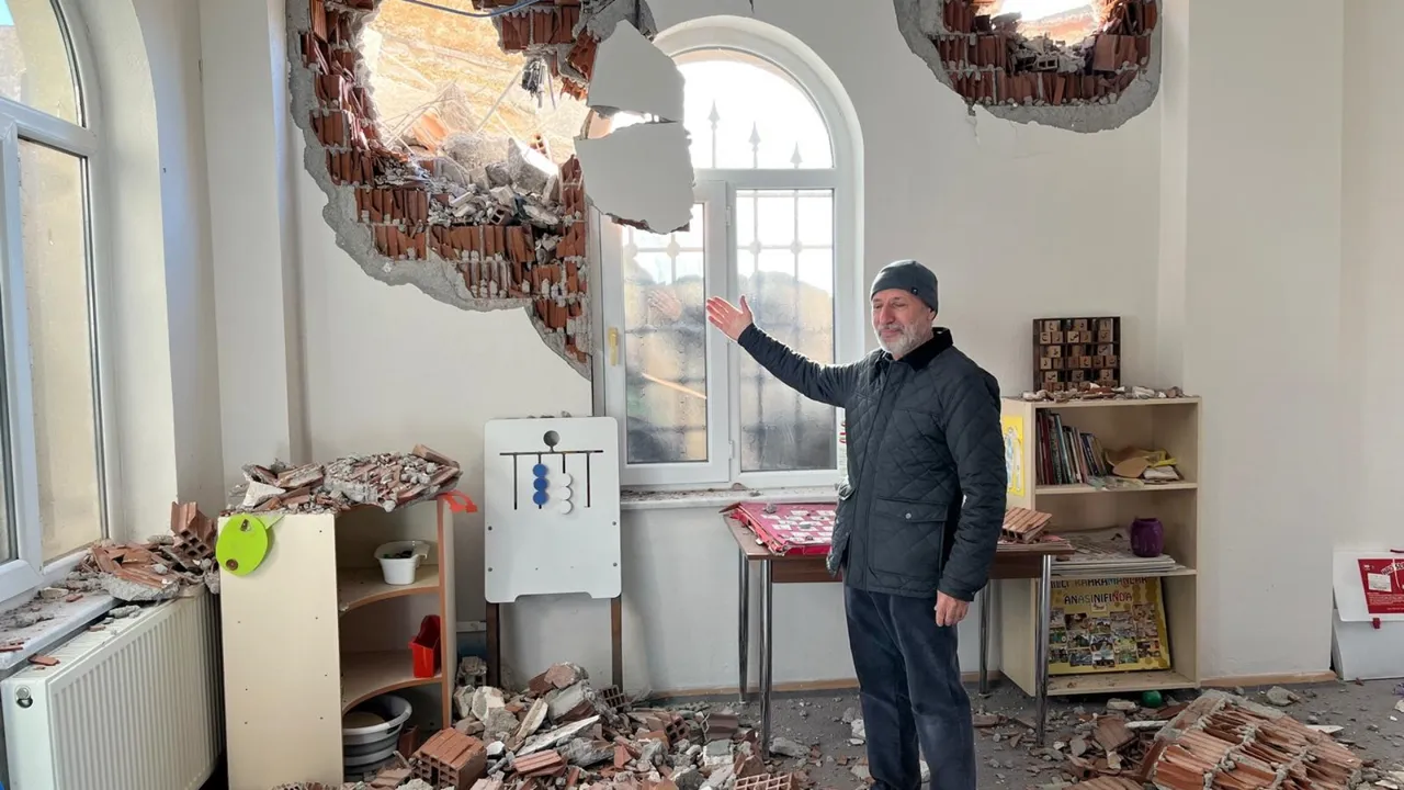 Cami ve Kur'an kursu boşaltıldı