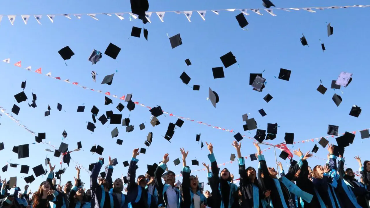 Can sıkan durum TBMM'de konuşuldu, MHP'li vekil Taytak: Gençlerimize okuyun dedik, şimdi iş bulamıyorlar