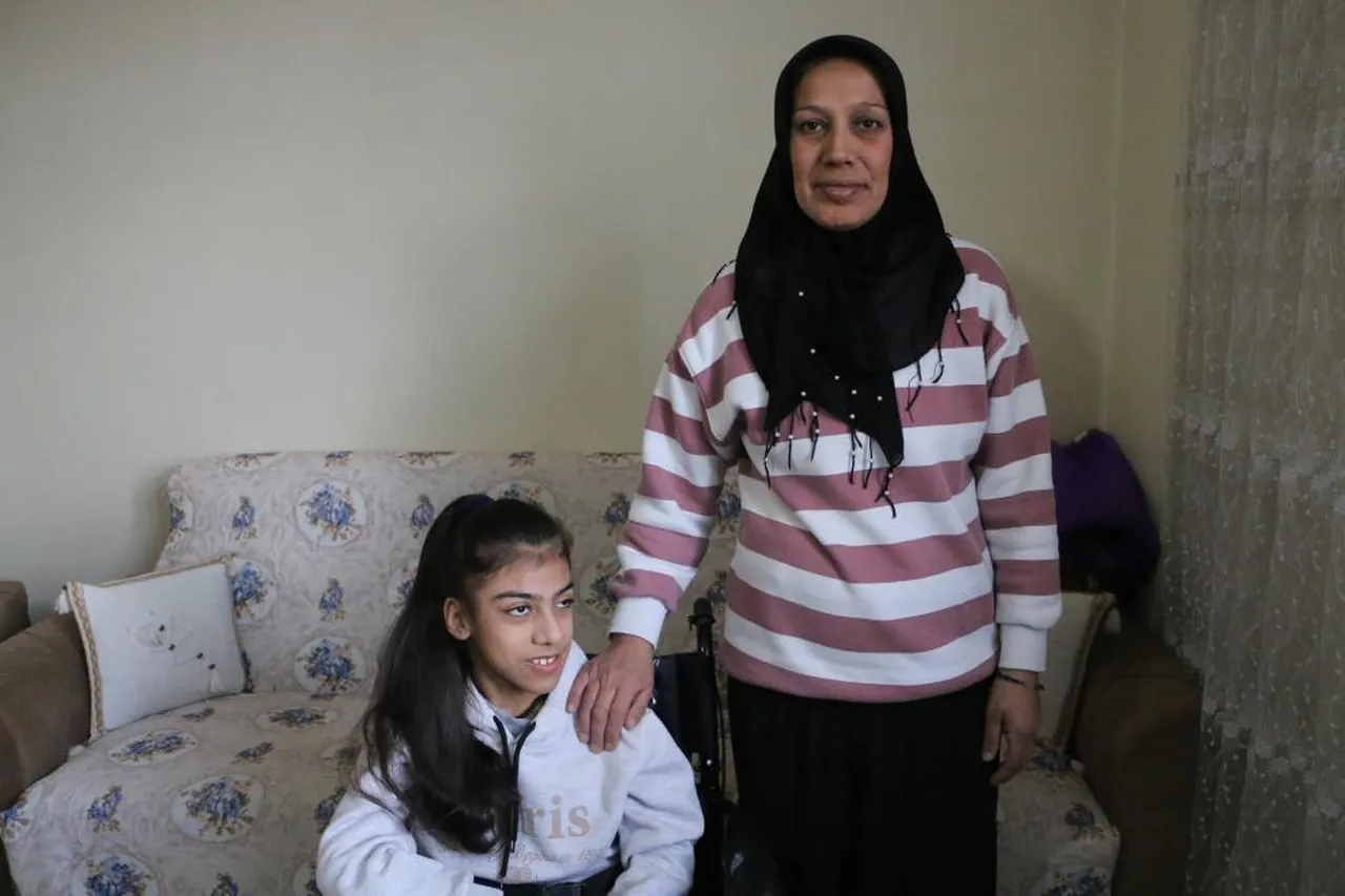 Devlet Bahçeli çağrıya kayıtsız kalmadı! Engelli kıza sürpriz hediye