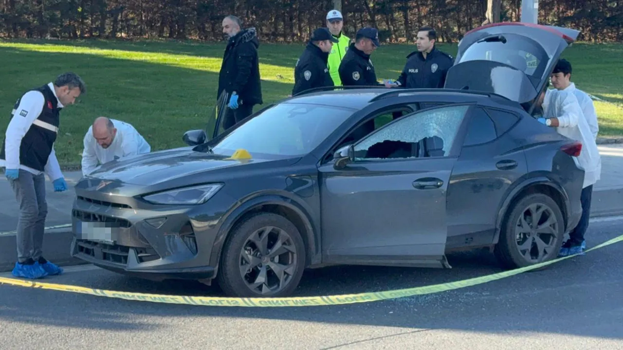 İstanbul'da otomobile kanlı saldırı!