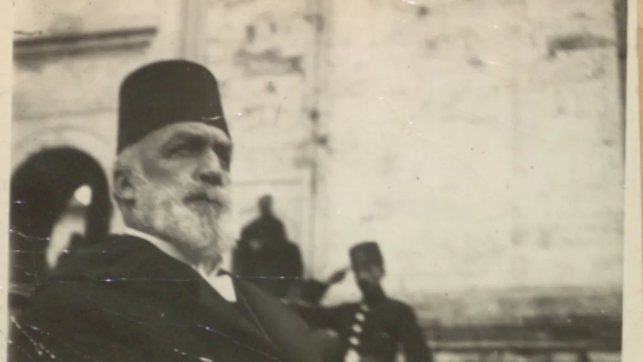 Osmanlı’nın son halifesi Abdülmecid Efendi neden Hindistan’ı seçti? İngiliz basını perde arkasını yazdı