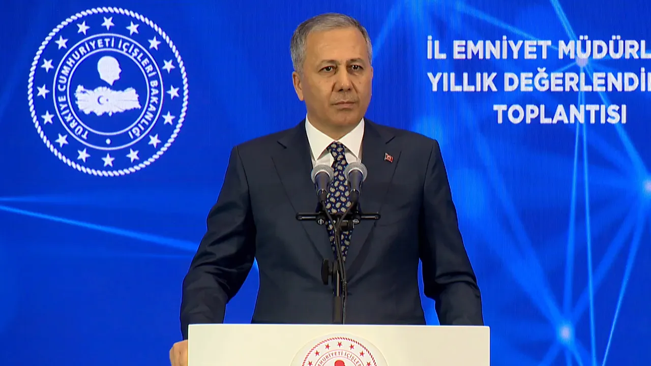 Polis bölgelerinde 7 terör eylemi engellendi