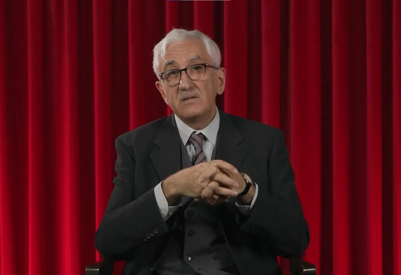 Sürgün edilen şehzadeden ibretlik cevap! Osmanlı hanedanı siber zorbalıkla mücadele ediyor