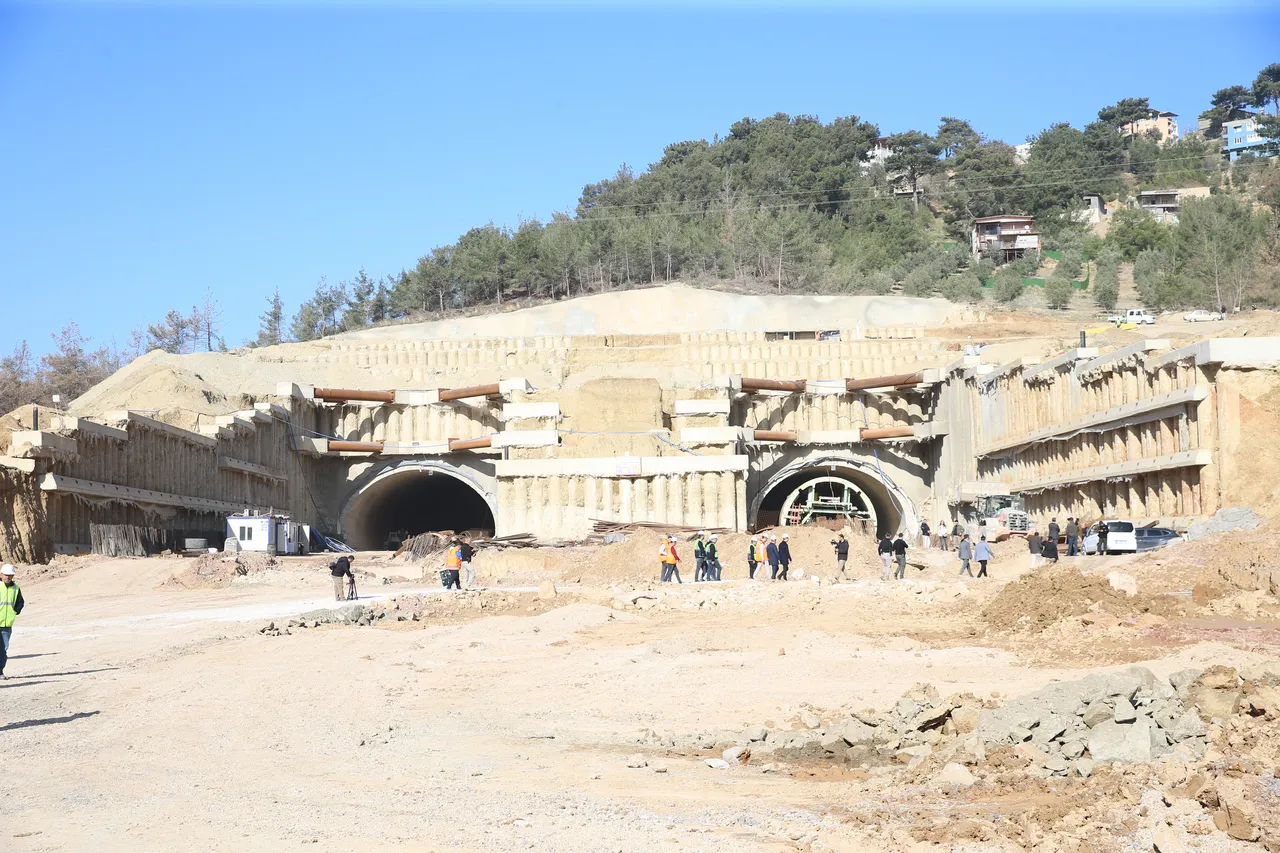 3 il arasında ulaşımı kolaylaştıracak İskenderun-Topboğazı Otoyolunun yüzde 75’i tamamlandı