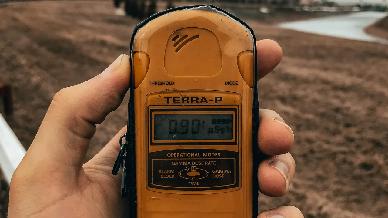 Çernobil yeniden saatli bomba! 2 milyar dolarlık radyasyon kalkanı çatladı!