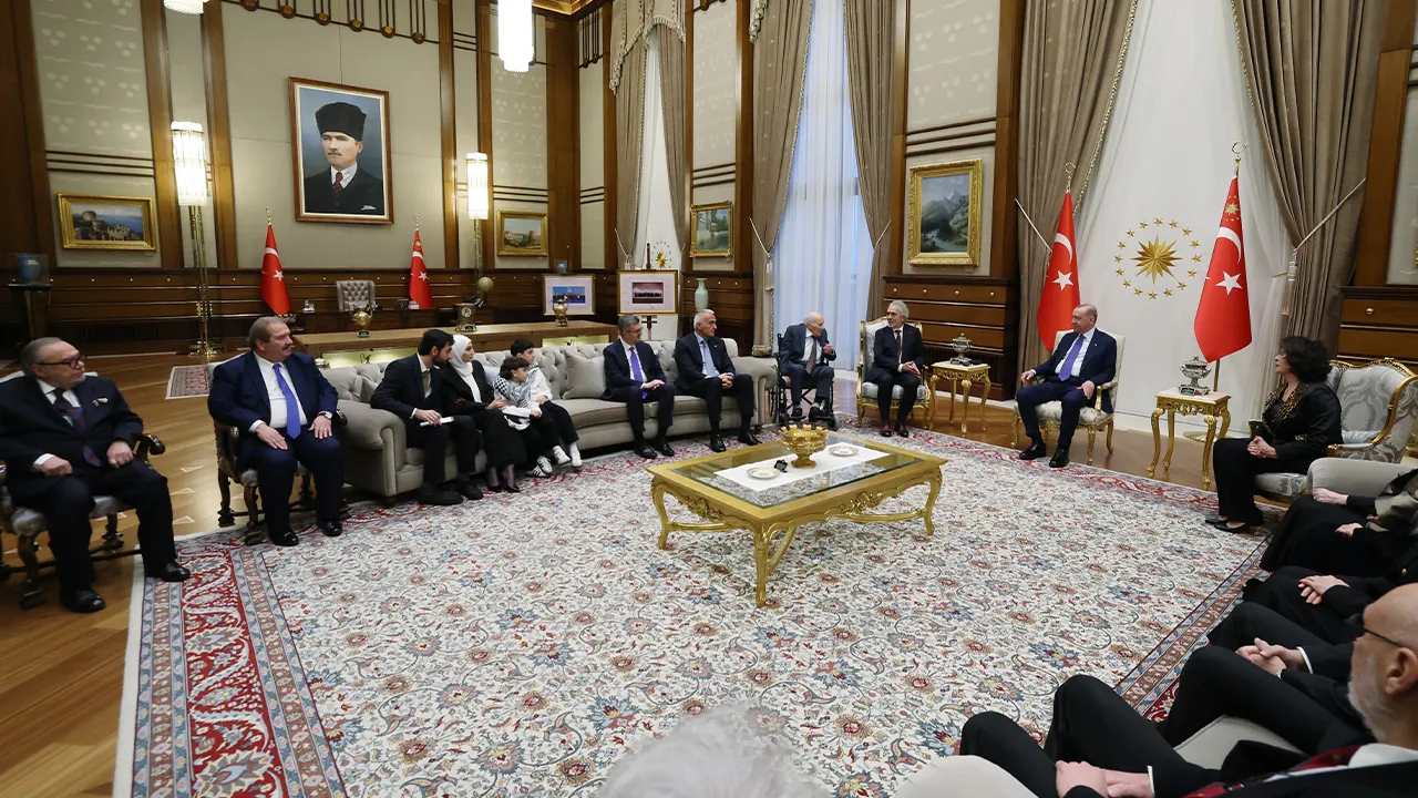 Cumhurbaşkanı Erdoğan: Eğilmeden bükülmeden Filistin'in yanındayız