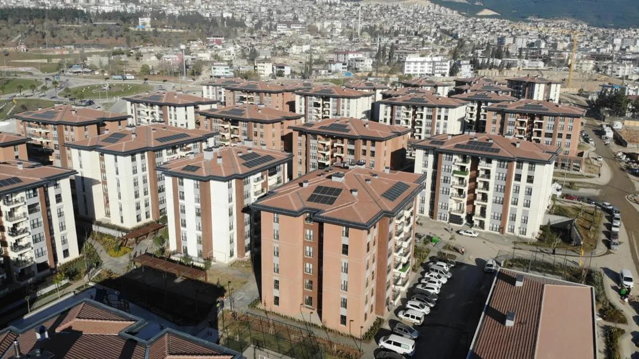 Depremin simgesi olmuştu! Ebrar Sitesi'nin adı Anka Toplu Konutları oldu