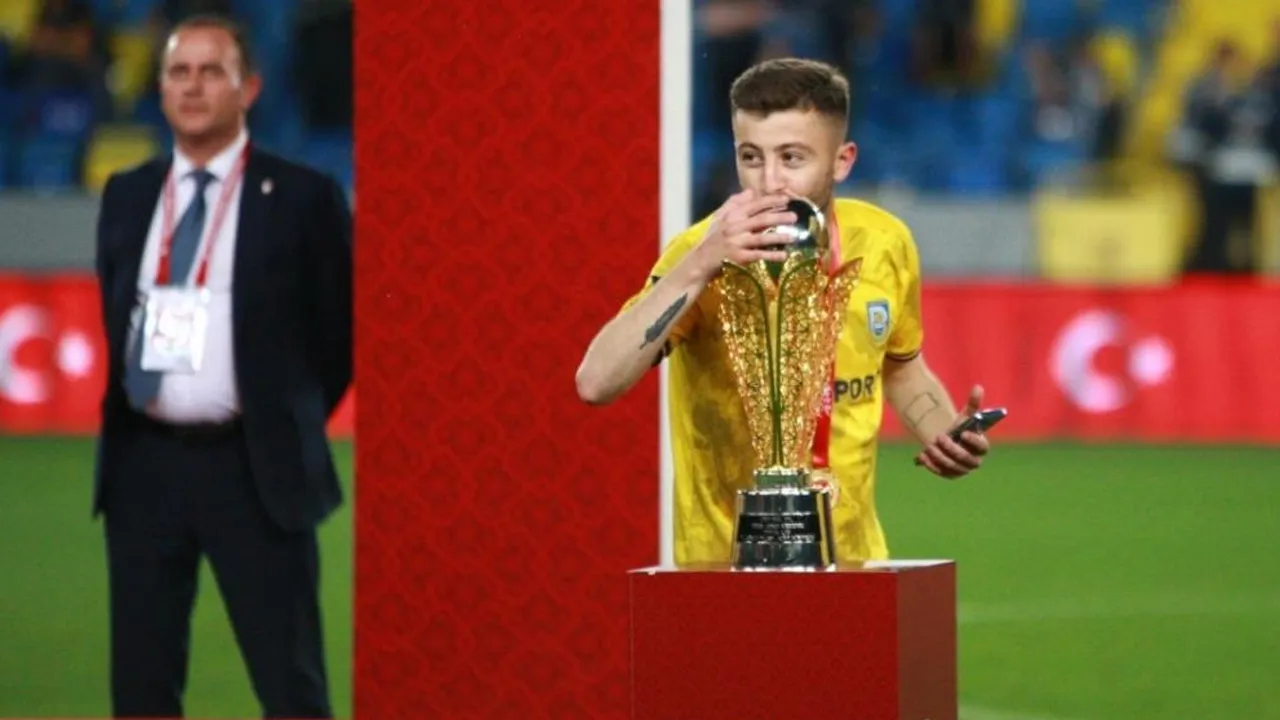 Futbolcu Uğurcan Bekçi silahlı saldırıya uğradı! Ameliyata alındı, durumu ağır