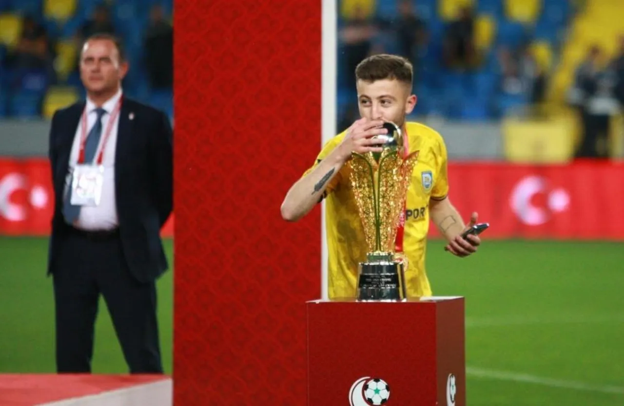 Futbolcu Uğurcan Bekçi silahlı saldırıya uğradı! Ameliyata alındı, durumu ağır