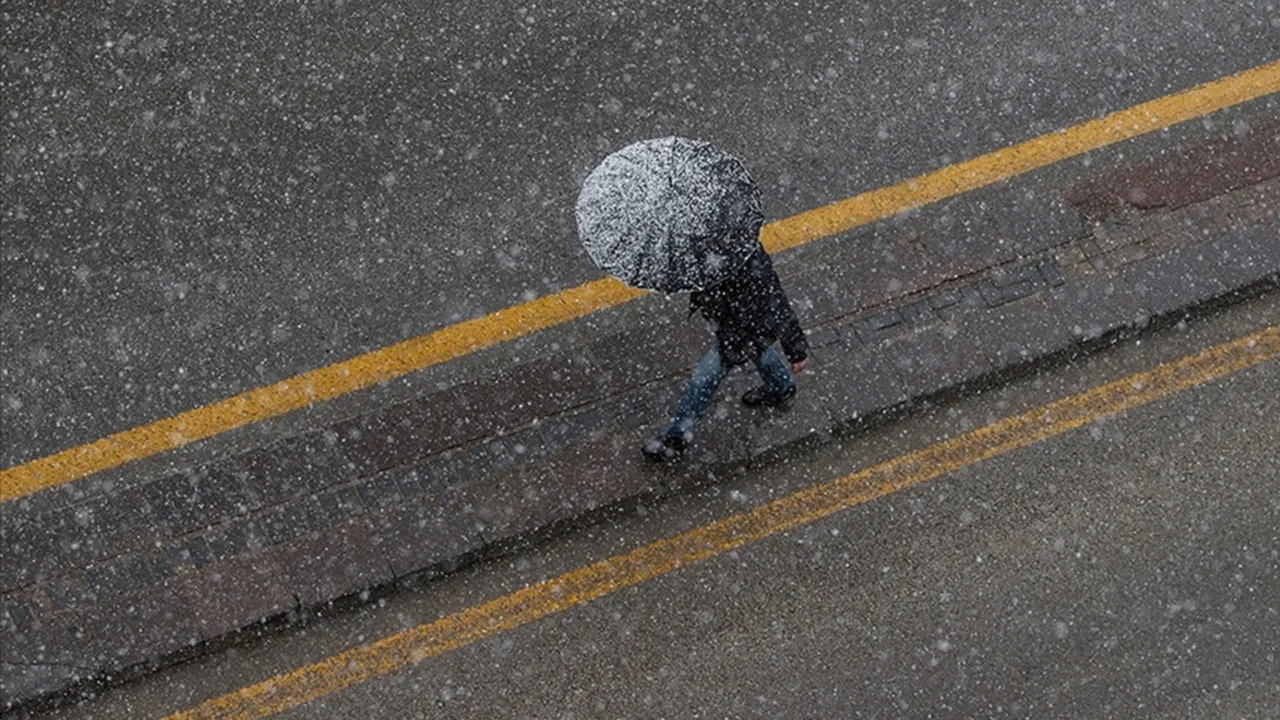 Hafta sonu planı olanlara uyarı! Cuma arasından sonra 2 gün kuvvetli yağış geliyor