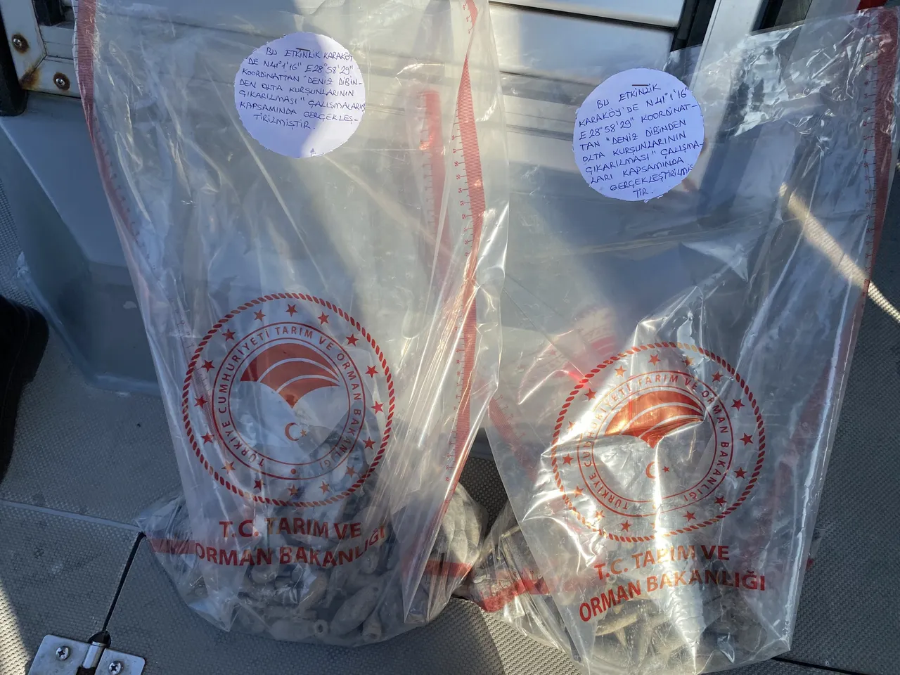 Haliç’ten çıkan tehlike! 33 kilogram olta kurşunu bulundu