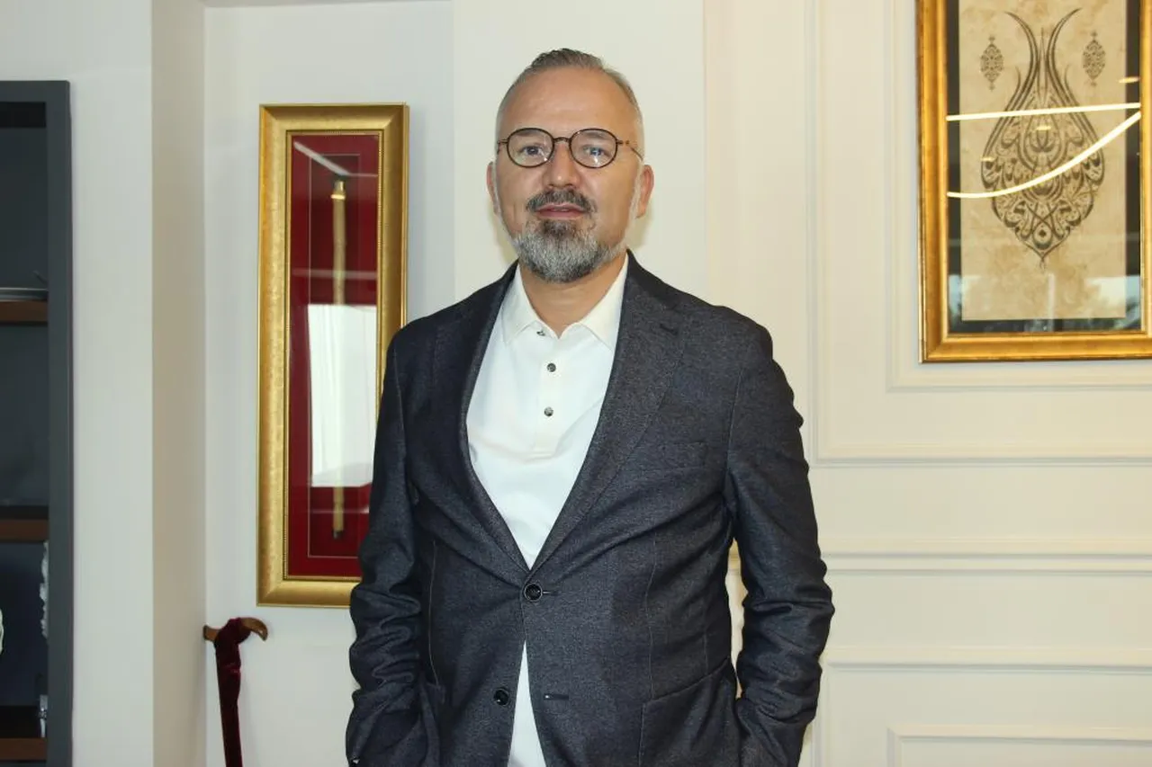 İzmir Büyükşehir Belediye Meclisi AK Parti Grup Başkan Vekili Hakan Yıldız