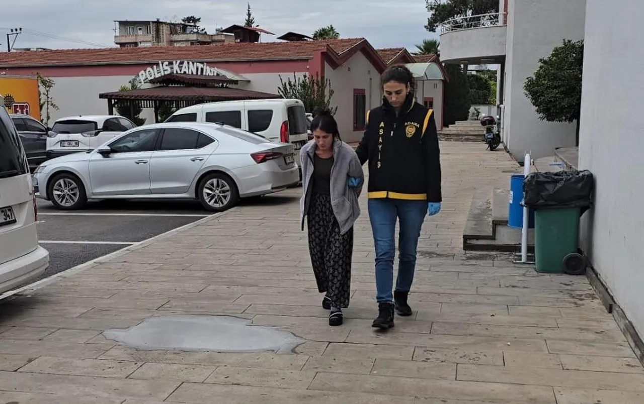 Kol kola giren 2 kadın, 40 dakikada 670 bin TL çaldı!