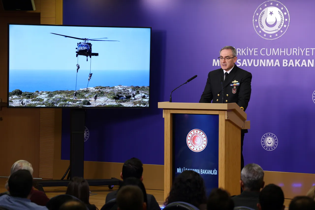 Milli Savunma Bakanlığı Basın Halkla İlişkiler Müşaviri ve Bakanlık Sözcüsü Tuğamiral Zeki Aktürk