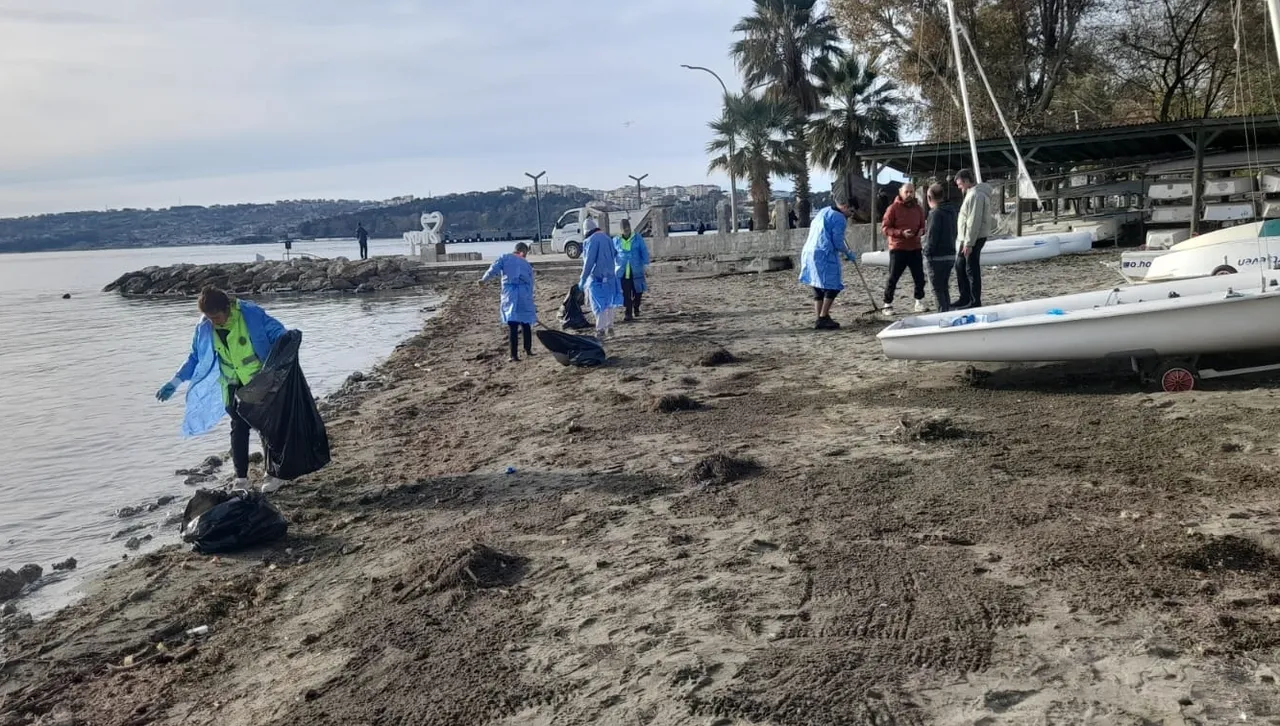 Sinop’ta korkutan kirlilik! Numune alındı, inceleme başlatıldı