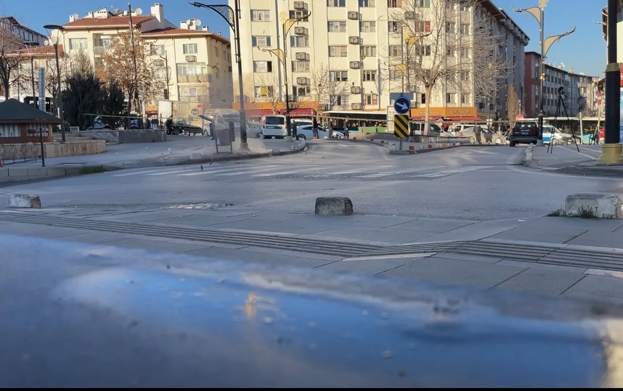 Sivas’ta panik anları! İçinde bomba var sanılan kutu boş çıktı
