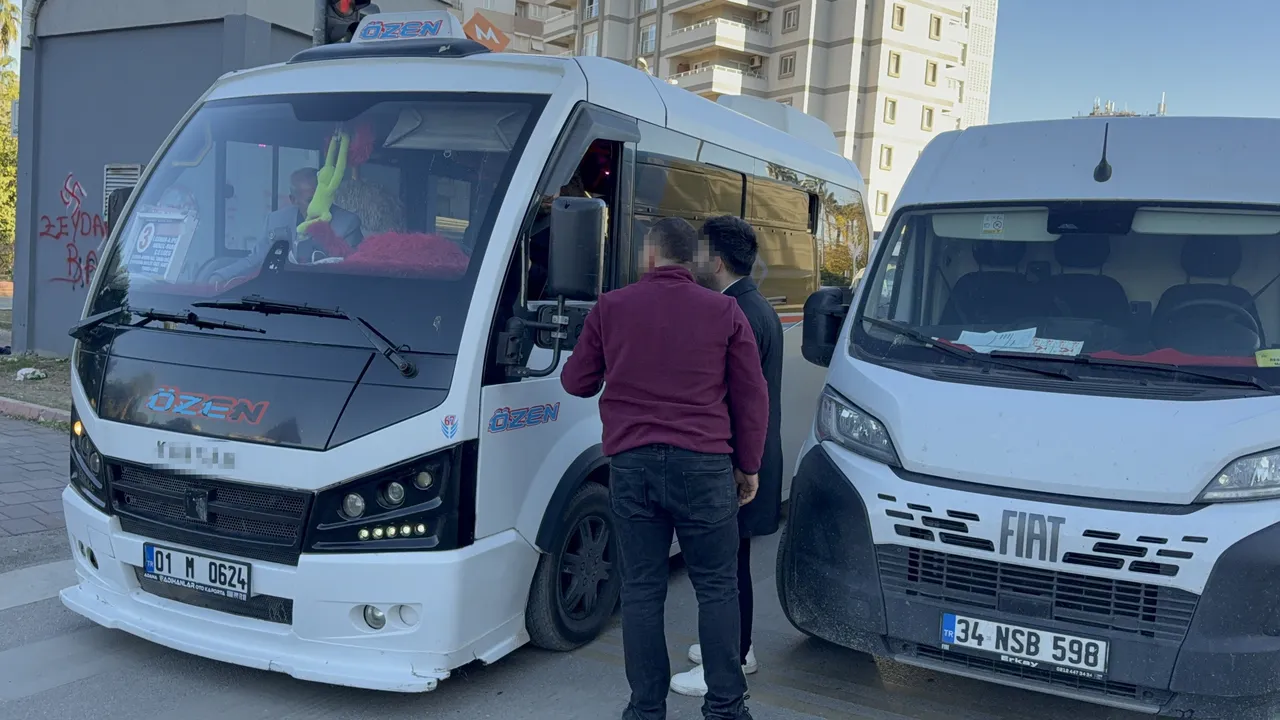 Şoförlerin yol tartışması kavgaya döndü! Araçtan iner inmez darbedildi