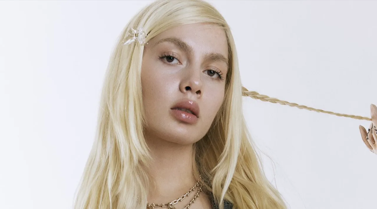 Şarkıcı Aleyna Tilki