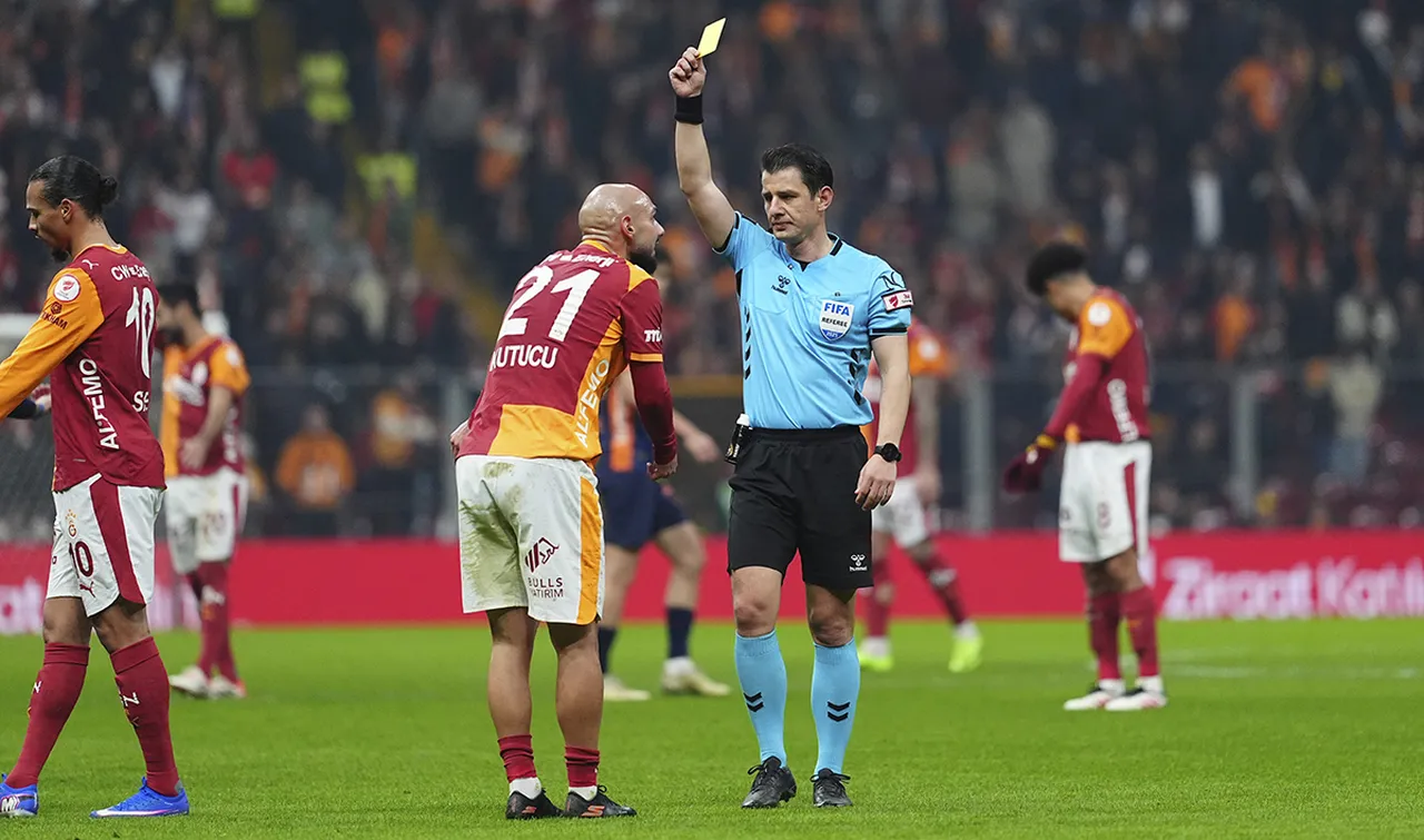 Karşılaşmada Halil Umut Meler görev yaptı