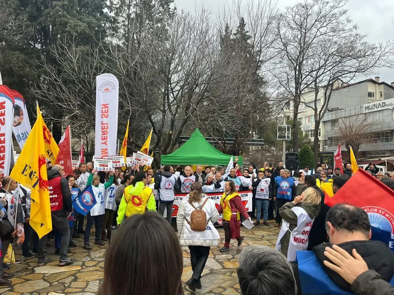 Bugün grev var mı, memurlar iş mi bıraktı, neden? Kamu-İş 19 Aralık iş bırakma eylemini duyurdu