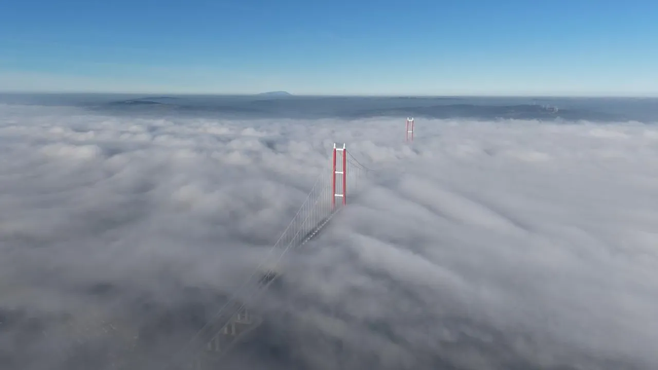 Çanakkale Köprüsü sisten kayboldu!