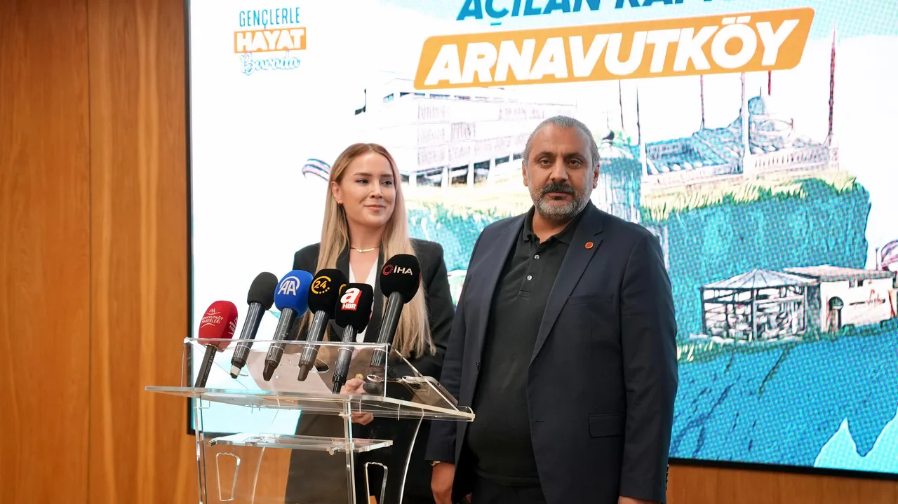 İstifalarını duyuran Mutlu Nak ve Ercan Duman