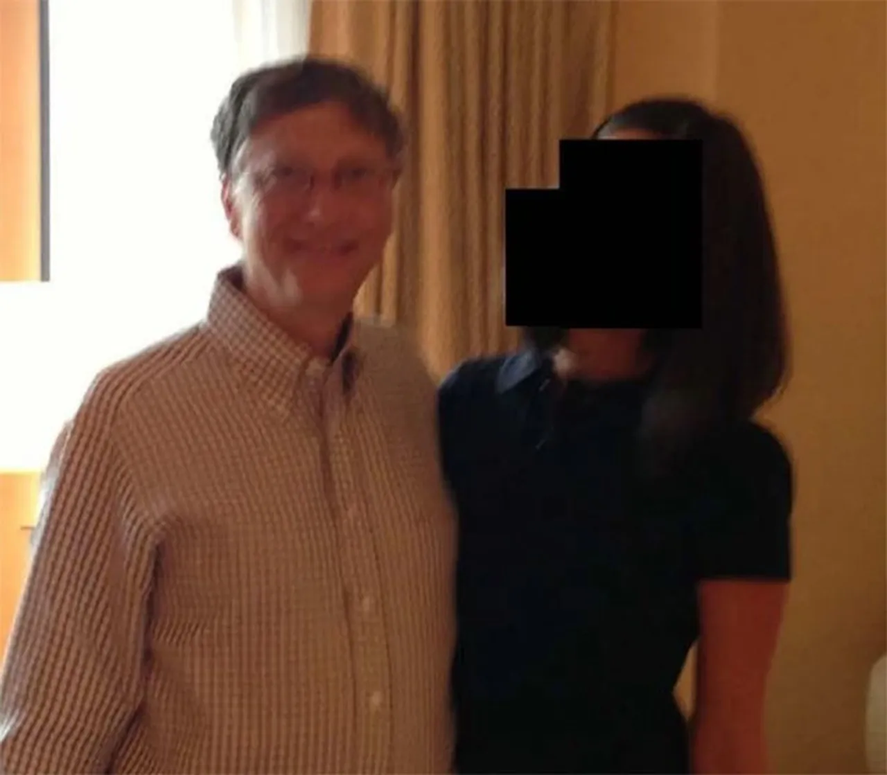 Epstein skandalında yeni görüntüler! Ünlü milyarder Bill Gatesin de fotoğrafları çıktı