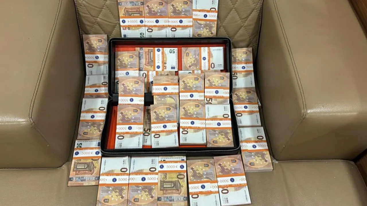 Esenyurt'ta sahte para operasyonu! 150 bin avro ele geçirildi