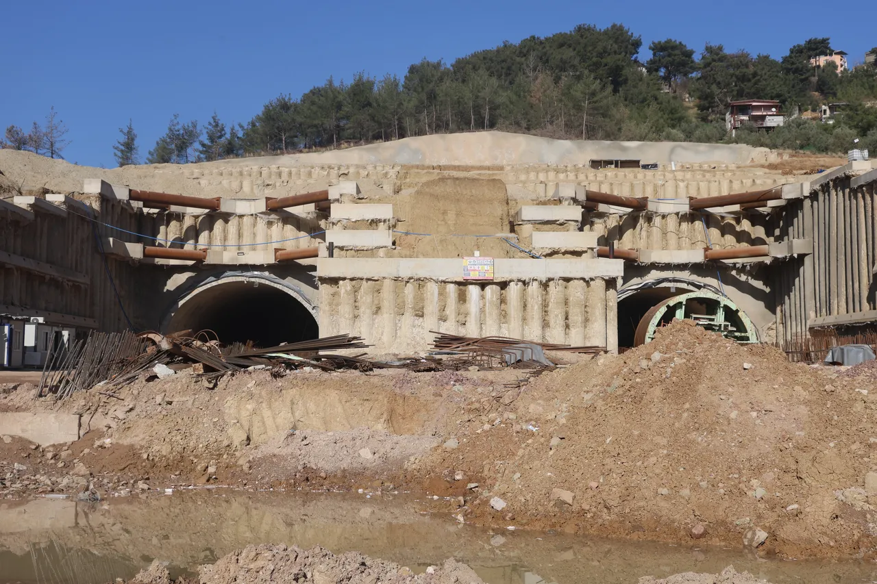 Hatay'da dağlar delindi, Alanya ışığı gördü! Ulaştırmaya 2 yeni nefes daha
