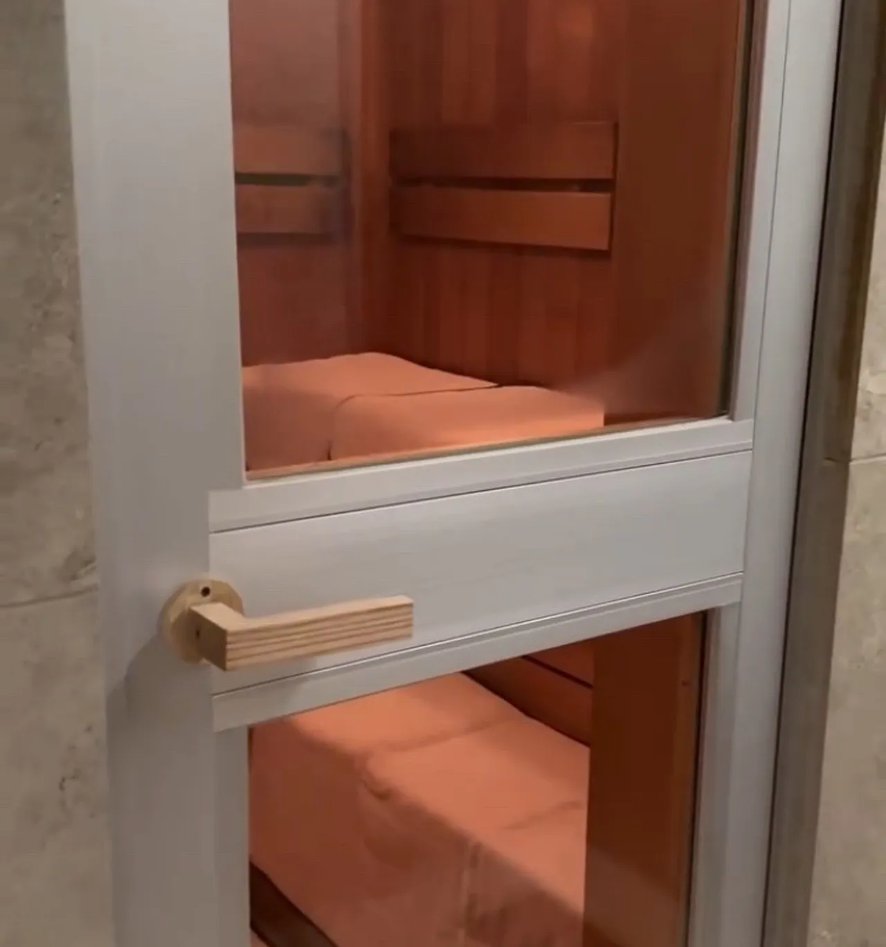 Japonyada feci ölüm! Saunada mahsur kalan çift hayatını kaybetti