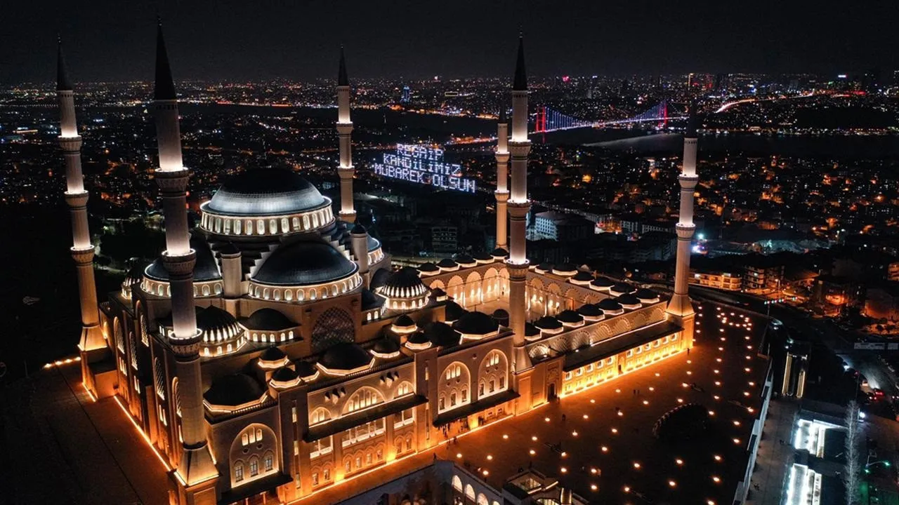 Kandil ne zaman, en yakın kandil hangi gün? 2025-2026 Kandil günleri ve Regaib kandilinin önemi