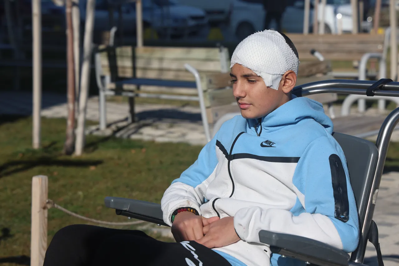 Arkadaşı başını taşla ezdi: Titanyumdan kafatası yapıldı