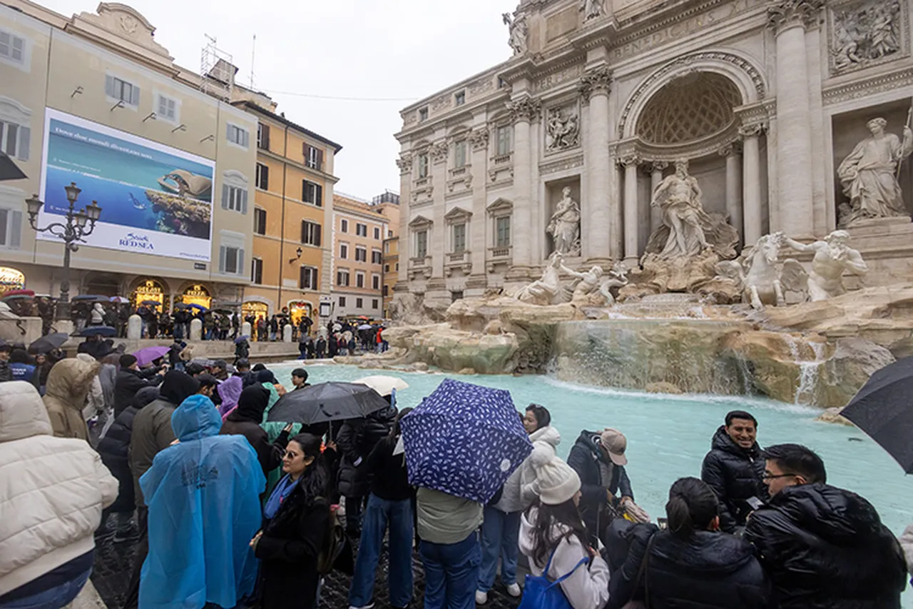 Roma turist akını sonrası karar aldı: Trevi Çeşmesi artık paralı!