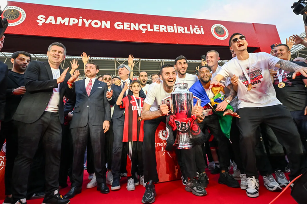 Gençlerbirliği, Mayıs 2026'da Eryaman Stadı'nda 'Süper Lig' kutlaması yaptı