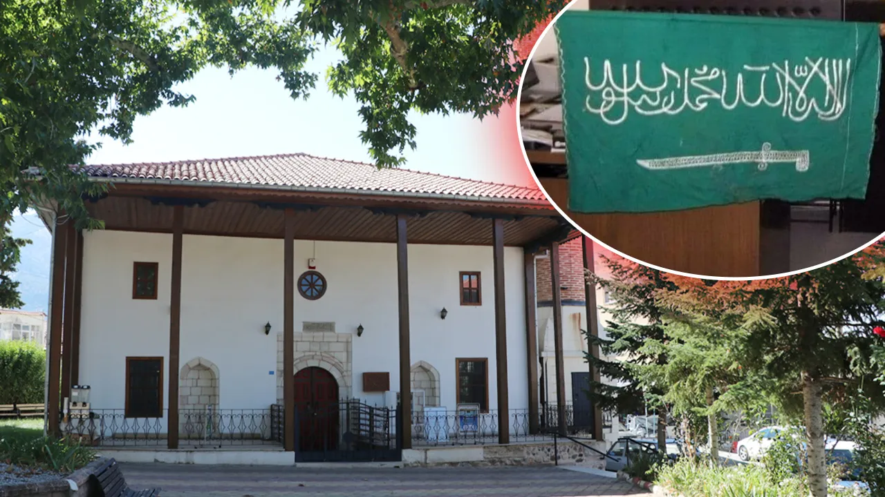 3 asırdır kayıptı! Tarihi sancak çuvalların içinden çıktı