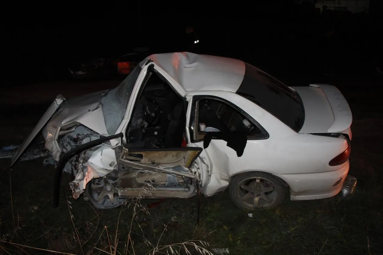 Hurdaya dönen otomobiller, çekici yardımıyla kaza yerinden kaldırıldı.