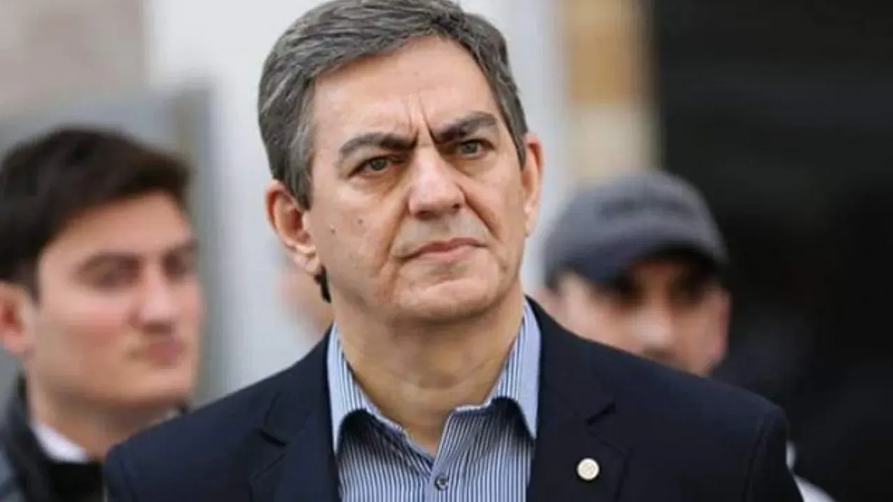 Azerbaycan'da muhalif lider gözaltına alındı!