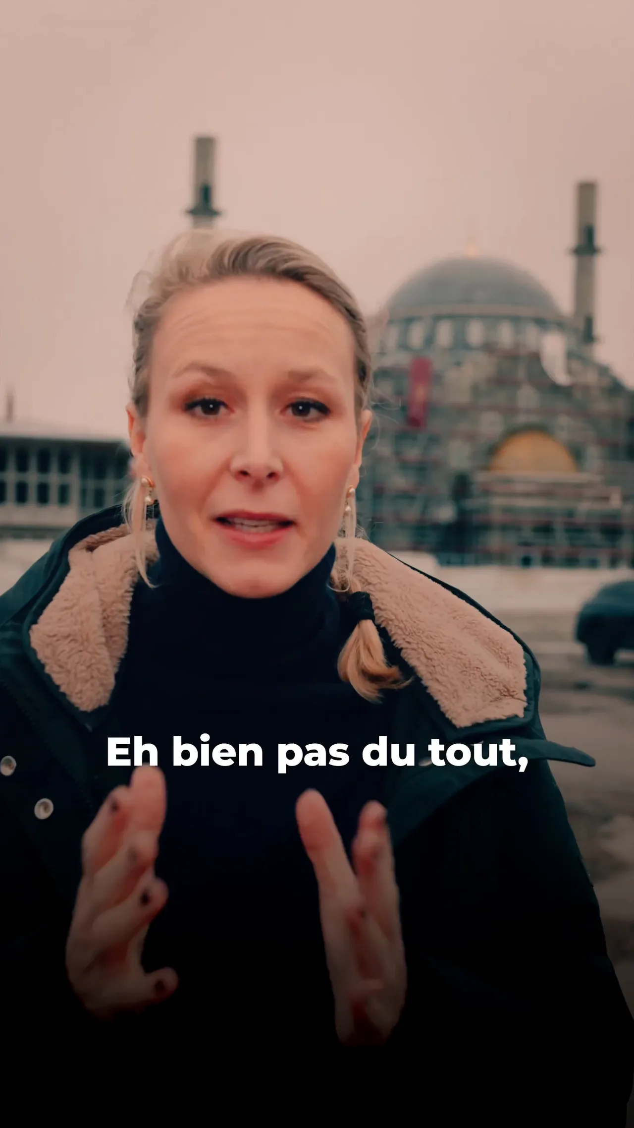 AP üyesi Marion Maréchal Le Pen, "Bu muazzam Türk camisi İstanbul'da değil Strasbourg'da bulunuyor." dedi.