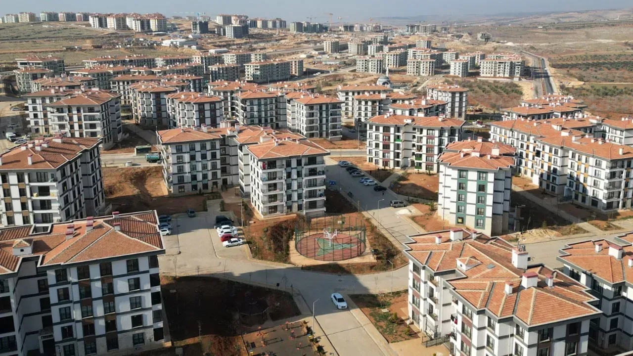 ÇEKİLİŞSİZ VE KURASIZ EV!