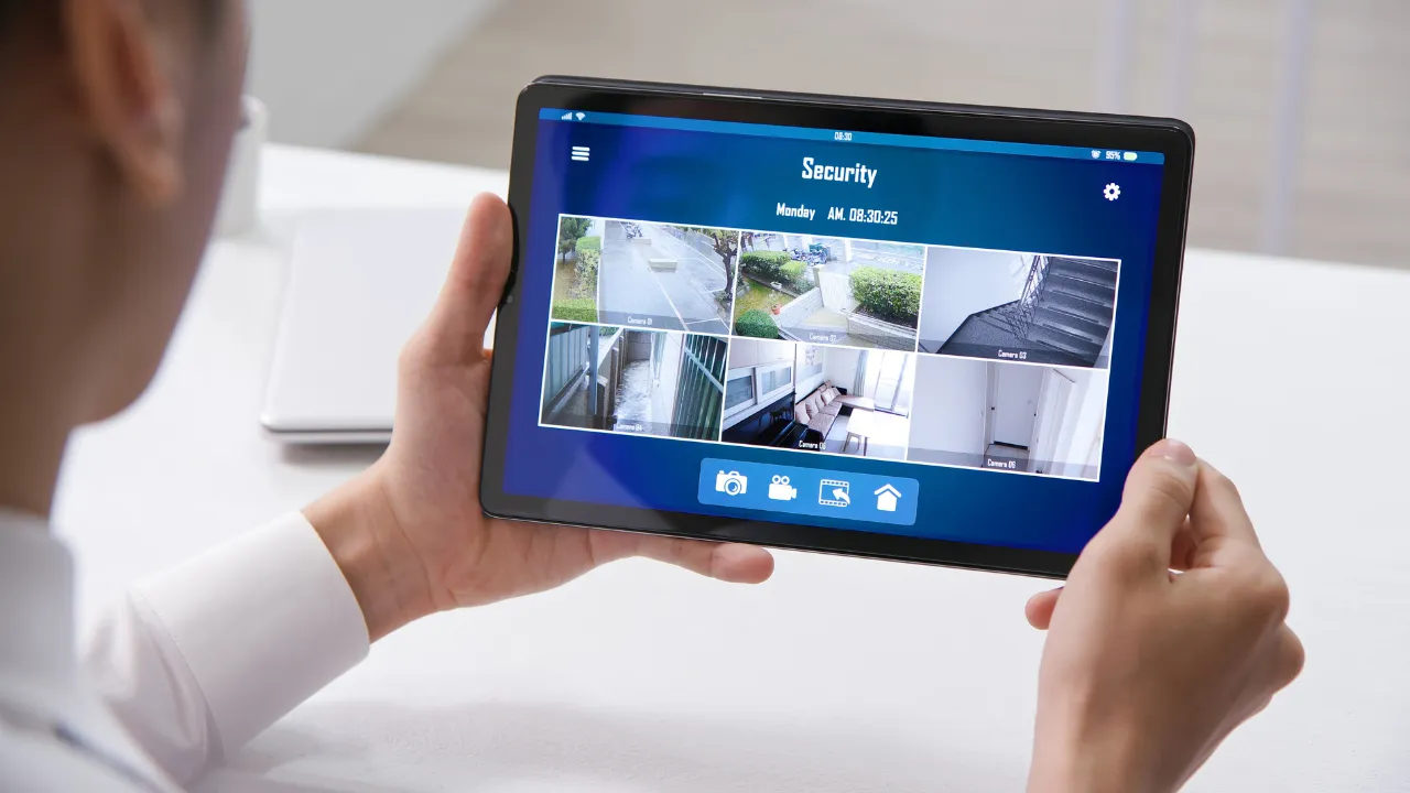 Güney Korede skandal! 100.000den fazla IP kamera hacklendi, görüntüler internette yayıldı