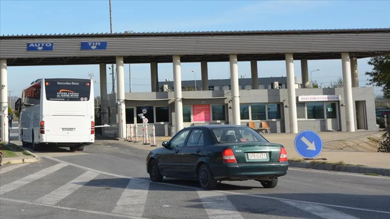 İpsala Sınır Kapısı'na geçişler kapatıldı! Yunanistan'da çiftçi krizi