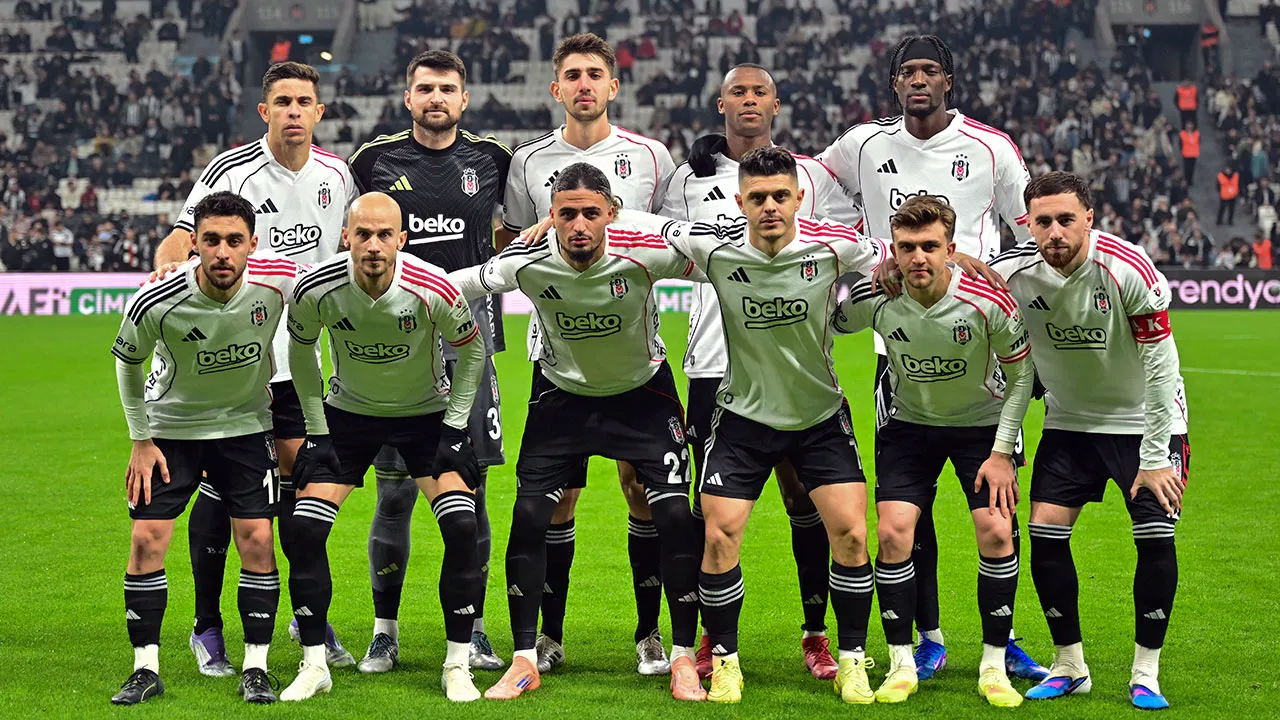 Beşiktaşlı yıldız hastaneye kaldırıldı: Başı döndü, devam edemedi