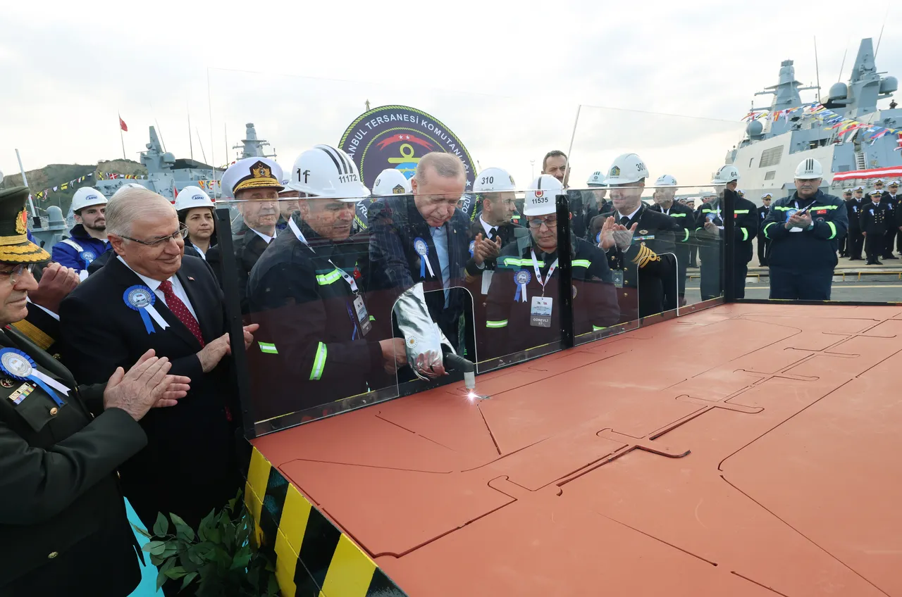 Cumhurbaşkanı Erdoğan, ADKG-7 Gemisi Seferihisar'ın sac kesimini gerçekleştirdi.