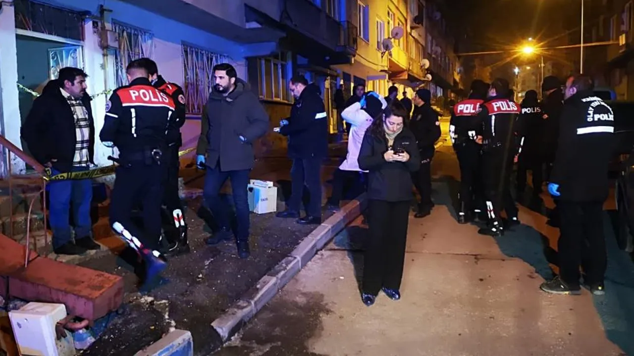 Erzurum'da bir kişi sokak ortasında baltalı saldırıya uğradı