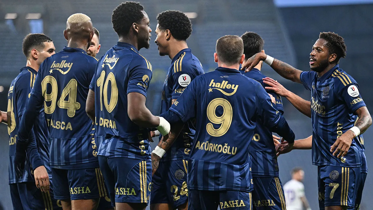 Fenerbahçe, 2 yıldızın Beşiktaş derbisinde olmayacağını açıkladı