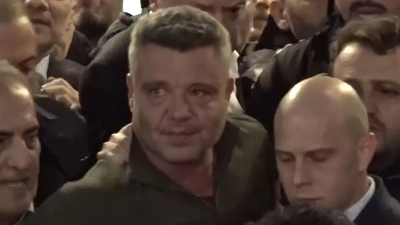 Sadettin Saran'ı yönetim kurulu ve taraftarlar karşıladı